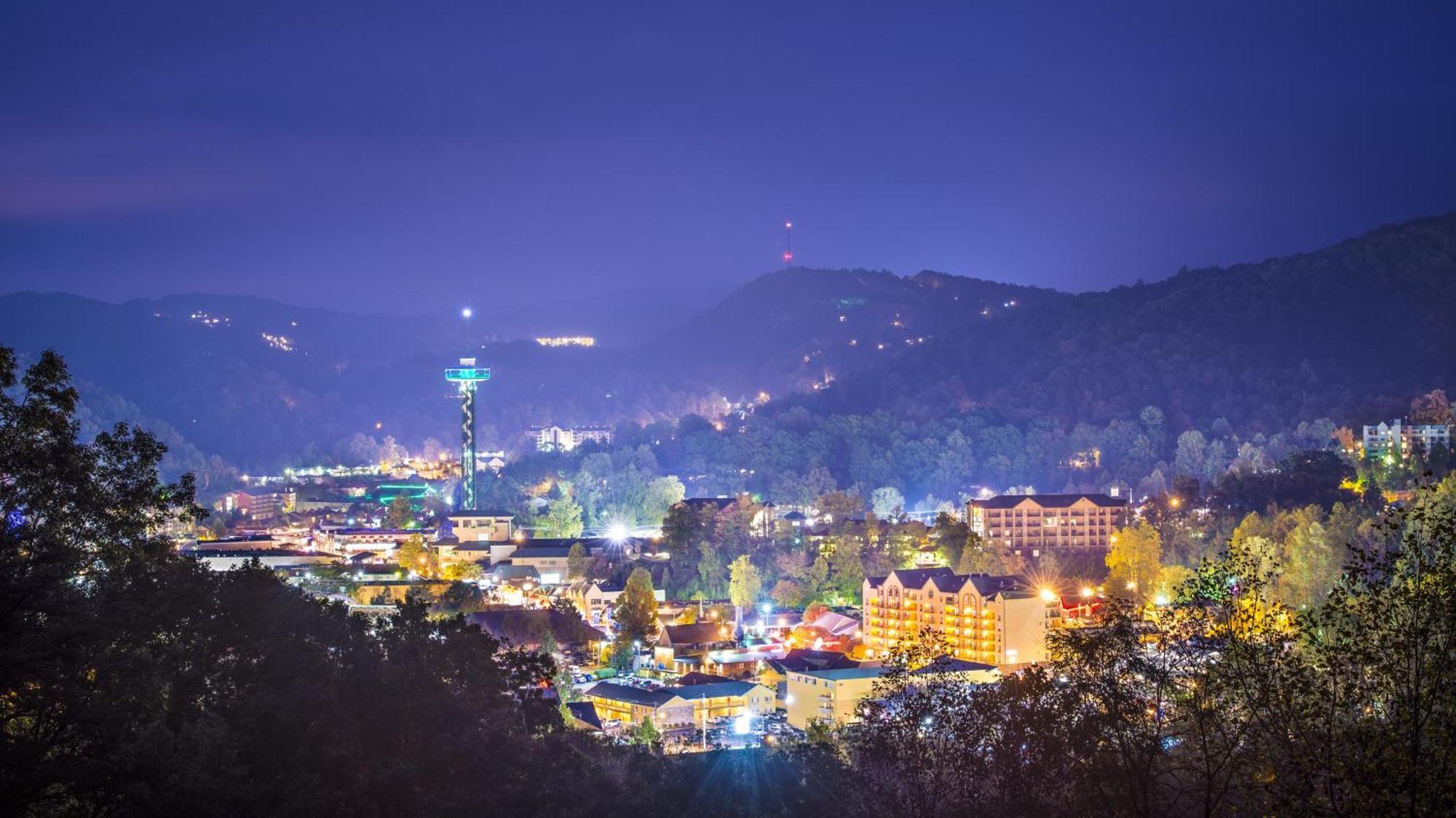 Majestic View Lodge, Amazing Views, Hot Tub, 1089 Free Tickets Each Paid Day, Dollywood And More Гетлинбург Екстериор снимка