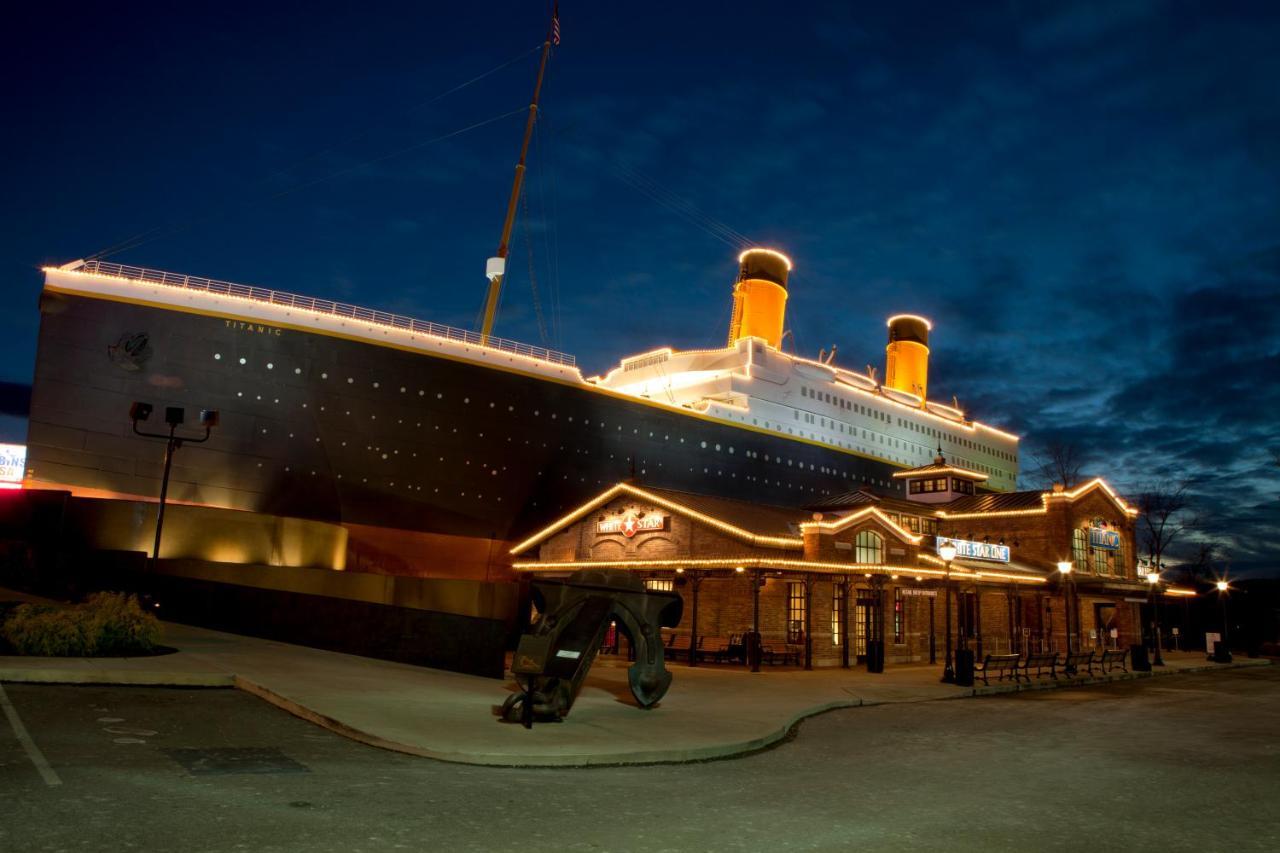 Majestic View Lodge, Amazing Views, Hot Tub, 1089 Free Tickets Each Paid Day, Dollywood And More Гетлинбург Екстериор снимка