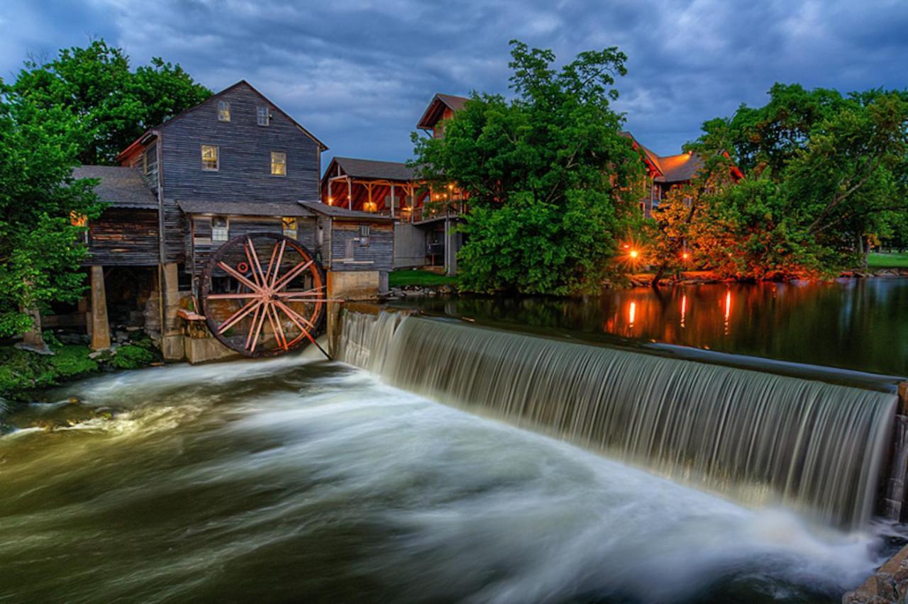 Majestic View Lodge, Amazing Views, Hot Tub, 1089 Free Tickets Each Paid Day, Dollywood And More Гетлинбург Екстериор снимка